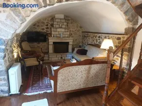 Andromahi Stone House - Image 4
