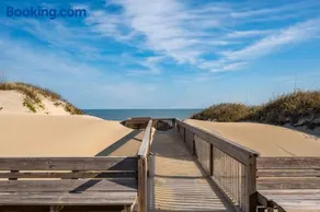 NH330 It's Beach Time - Image 4