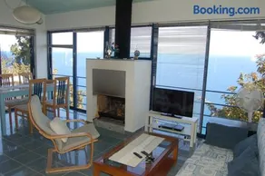 Cottage with sea view - Image 5