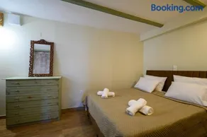Kalochori Luxury Cottage - Image 1