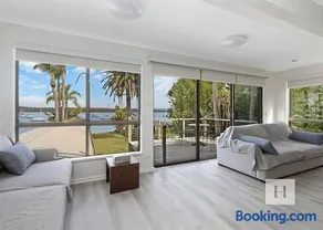 Paradise Palms - Image 3