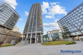 30th floor - City view from the heart of Bratislava EUROVEA - Image 2