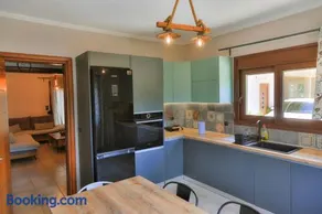 Spacious Modern Home in Kalpaki - Image 4