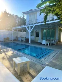 Riverland Turtle Beach Villa-1min walk to beach - Image 3