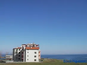 Sunrise Apartments - Image 2