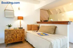 Romantic Bungalow near Beach with Shared Pool - Image 5