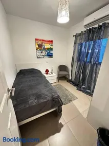 Seafront 3 Bedroom Apartment in Birzebbugia - Image 2