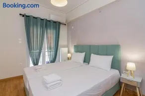 Athens Central Apartment With Balcony - Image 2