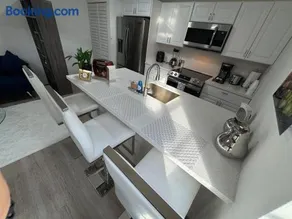 Modern Apartment Miami Oasis - Image 3