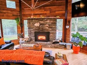 MapleCastle == HotTub, RiverSide, IndoorHummock, FirePlace, BackYard - Image 5