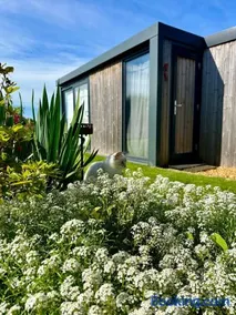 Cosy Studio with a field view - Image 3