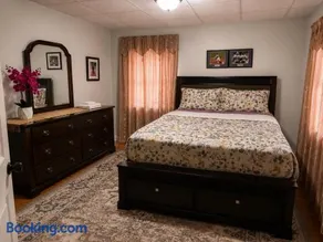 Fall River Stay Urban Haven Entire Suites Cozy 4BR - Image 3