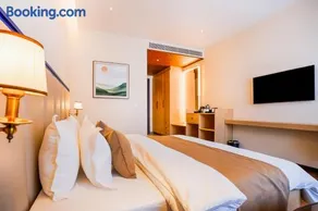 Hotel Treeline - Image 2