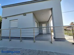 Chios Flower House - Image 2