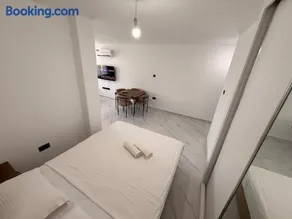 BluePalm residence with pool in Kyrenia center - Image 5