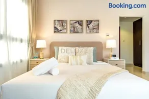 Luxury 3BR Retreat with Assistant Room and Private Pool, Breathtaking Mountain Views, Close to Fujairah Beautiful Beaches, Al Dana Island, Fujairah by Deluxe Holiday Homes - Image 3