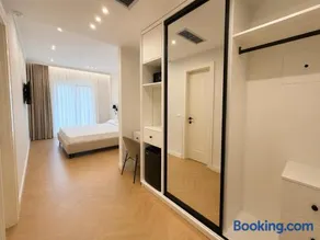 Hotel Luxury Palace - Image 1