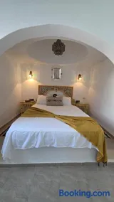 Charming Houch With Pool - Image 5