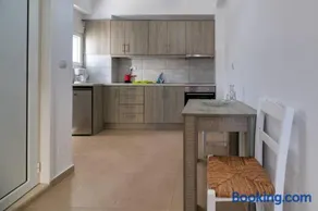 Irini Kalamaki first floor apartment - Image 2