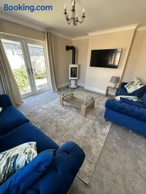 Luxury, Tranquillity Near Beach - Image 3