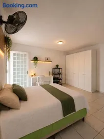 Hostel Goiabeiras com Piscina Próximo à Arena Pantanal - Image 1