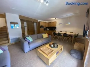 Duplex 4 Pièces avec Balcon et Parking à Valmorel - Image 1