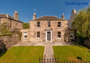The Lochside House Residence - Image 1