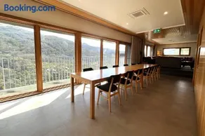 Schuss Alpine Club, Thredbo - Image 2