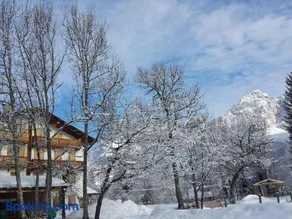 Petit Chalet - Image 1