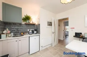 Foxglove House - Image 5