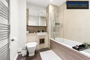Dollis Valley 3Bedroom House Sleeps 8 in London With FREE PARKING By Maison Christo Property Short Lets & Serviced Accommodation - Image 5