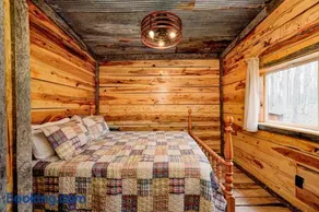 Private 4 acre waterfront cabin with Hot Tub - Image 2