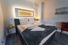 Hotel Boutique am Schloss - Image 1