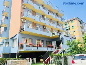 Hotel Majestic - Image 1