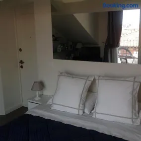 Apartment Pied à Terre with Terrazza in Milan City Center - Image 1