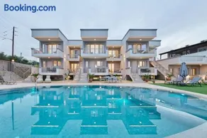 Comfy apartmt near beach with pool dining area - Image 1
