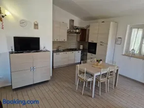 Dimora San Salvatore con cucina, vicino Ospedale Univaq e GDF - Image 1