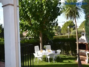 Casa Vacacional Tranquila con Piscina, Jardín y Cerca de la Playa en L'Estartit - ES-323-29 - Image 2