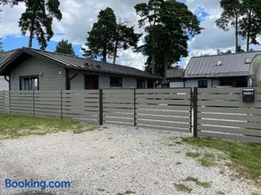 Paralepa Guest House - Image 1