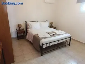 Dimos Luxury Apartments Loutra Oreas Elenis - Image 1