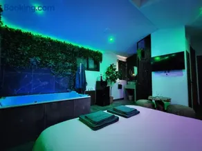 La Jungle Room - Image 3