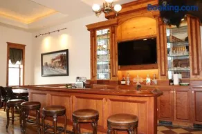 The Kleemann House-1883 Historic Downtown Hotel - Image 3