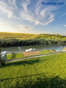 Sol Lake House Snagov - 15 Mins to Airport - Slow Living - Image 2
