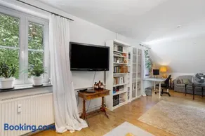 Schöne Dachgeschoss Wohnung - Image 3