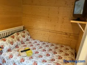 Vigo Retreat cabin 2 - Image 3