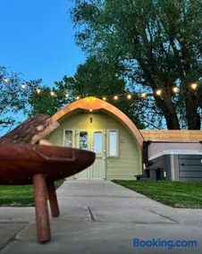 1 Willowmere lakeside Hideaway - Image 4