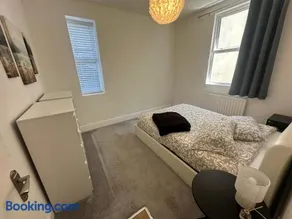 Modern 2-Bedroom Apartment - Heart of Douglas - Image 2