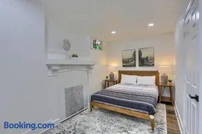 Dormont Potomac Stylish & Modern 2BD Apartment - Image 1