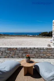 Panteronisia View Villa - Image 1