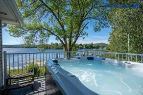 Spa & Lake Access - Le Chic Shack des 3 lacs - Image 2